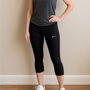 Nike Dri-FIT Black Capri Workout Pants Size S